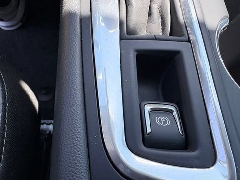 Used 2023 Chevrolet Equinox LT w/ Driver Convenience Package FWD image 22