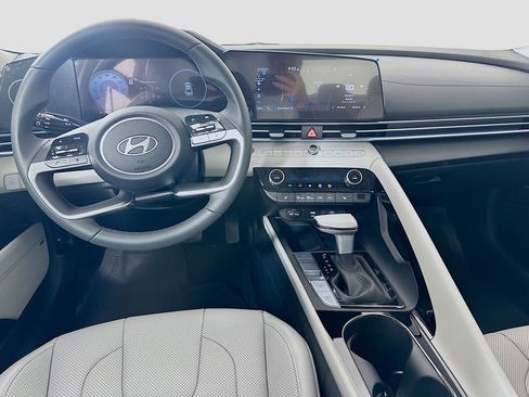 New 2026 Hyundai Elantra Limited image 18