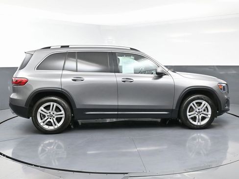 Used 2022 Mercedes-Benz GLB 250 w/ Premium Package Lite image 11