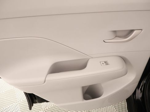 Used 2025 Hyundai Kona SEL FWD image 15
