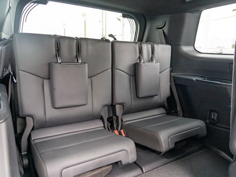 Used 2025 Lexus GX 550 w/ Accessory Package (2T) AWD/4WD image 21
