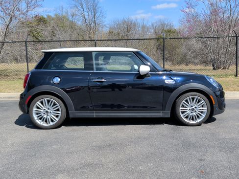 Used 2021 MINI Cooper S w/ Driver Assistance Package image 6