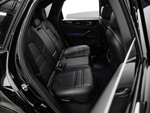 Used 2019 Porsche Cayenne image 29