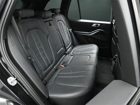 Used 2019 BMW X5 xDrive40i w/ M Sport Package image 18