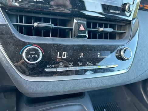 Used 2022 Toyota Corolla LE FWD image 23