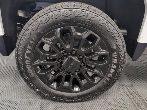 New 2025 GMC Sierra 2500 Denali w/ Denali Reserve Package image 40