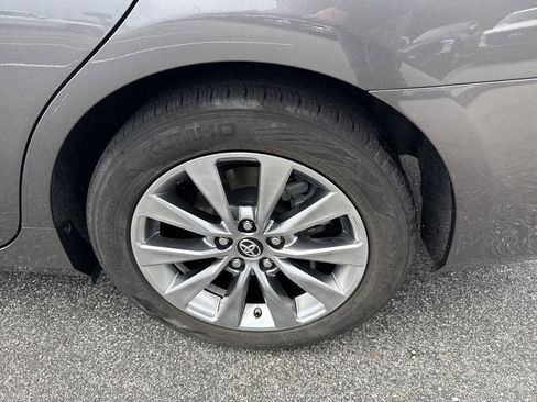 Used 2016 Toyota Camry XLE w/ Moonroof Package FWD image 19