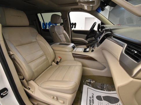Used 2019 GMC Yukon XL Denali w/ Denali Ultimate Package image 18