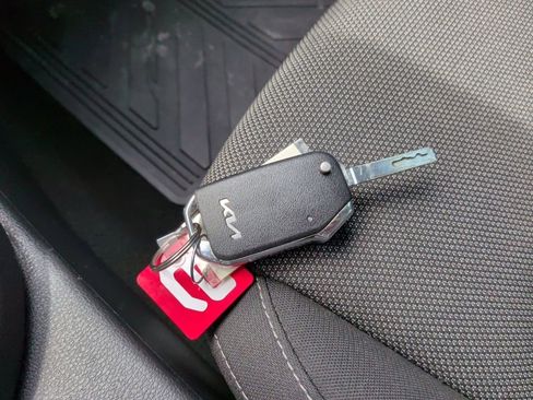 Used 2022 Kia Forte LXS FWD image 37