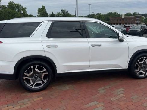 Used 2023 Hyundai Palisade SEL FWD image 3