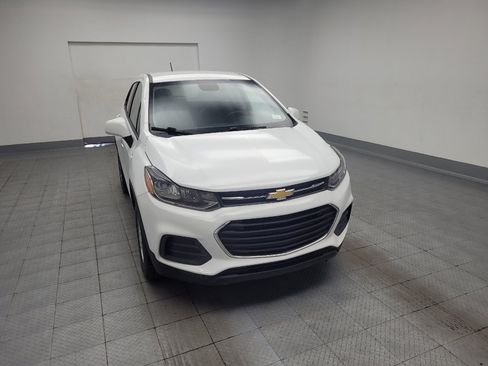 Used 2022 Chevrolet Trax LS w/ Tint and Cruise Package AWD/4WD image 14