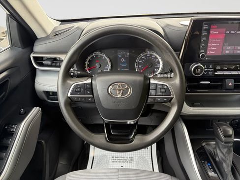 Used 2021 Toyota Highlander L AWD/4WD image 28