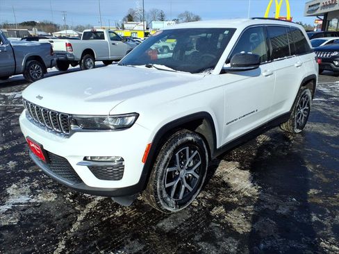 Used 2024 Jeep Grand Cherokee Limited w/ Trailer Tow Package image 8