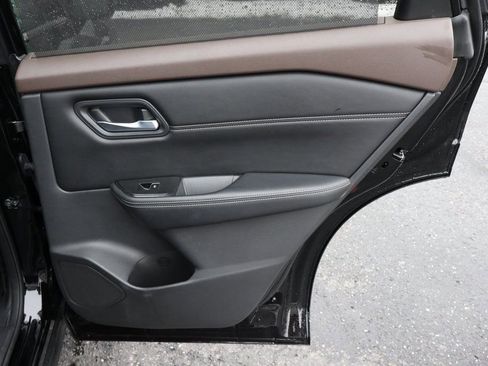 Used 2022 Nissan Rogue SL w/ SL Premium Package image 31