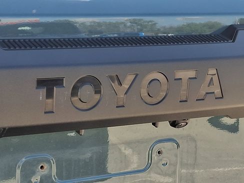 Certified 2025 Toyota 4Runner TRD Off-Road AWD/4WD image 30