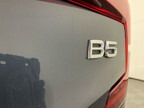 Used 2022 Volvo S60 B5 Inscription image 31