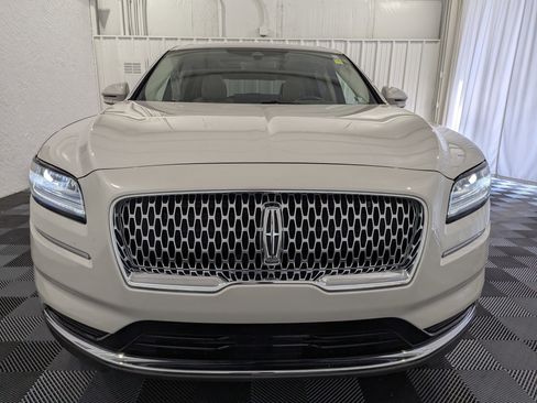 Used 2023 Lincoln Nautilus Reserve AWD/4WD image 4