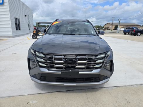 Used 2025 Hyundai Tucson Limited FWD image 8