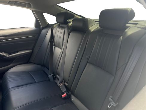 Used 2022 Honda Accord Touring image 13