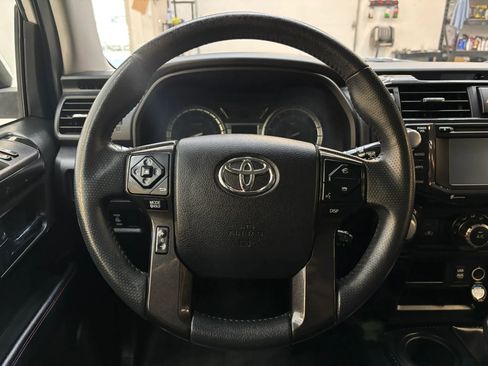 Used 2019 Toyota 4Runner TRD Off-Road Premium AWD/4WD image 15