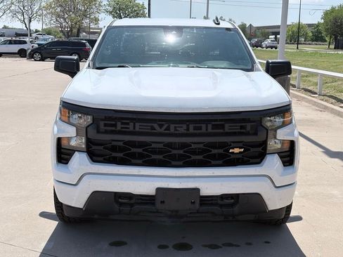 Used 2022 Chevrolet Silverado 1500 Custom image 2