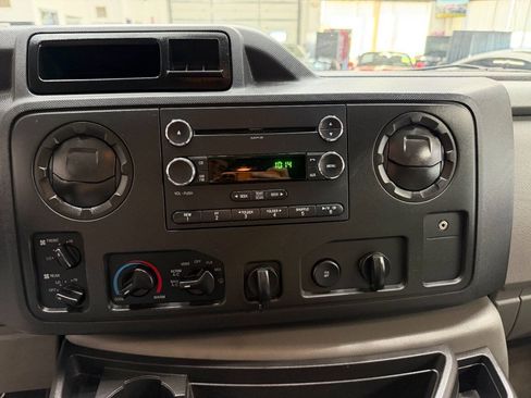 Used 2014 Ford E-350 and Econoline 350 XLT RWD image 20
