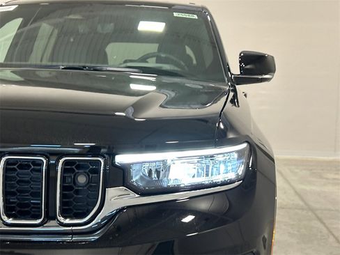 New 2025 Jeep Grand Cherokee Overland w/ Adv Protech Group III image 10