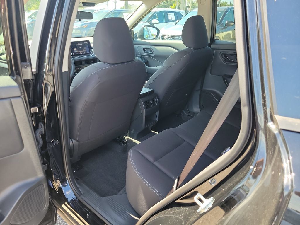 Certified 2026 Nissan Rogue S FWD image 8