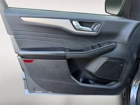 Used 2022 Ford Escape SEL image 15