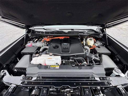 Used 2024 Toyota Tundra Limited image 13