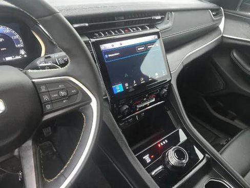 Certified 2024 Jeep Grand Cherokee L Limited w/ Trailer Tow Package image 17