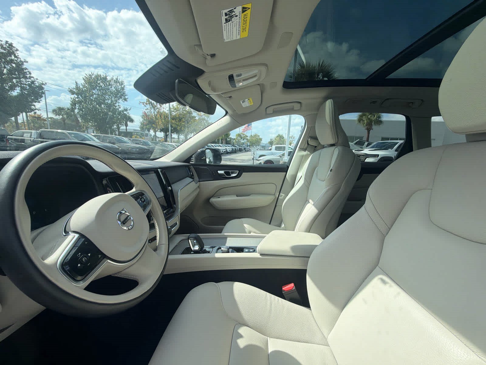 Used 2024 Volvo XC60 B5 Plus w/ Climate Package AWD/4WD image 27