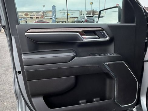 Used 2025 Chevrolet Silverado 1500 LT image 9