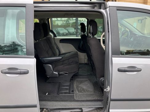 Used 2014 Dodge Grand Caravan American Value Package image 19