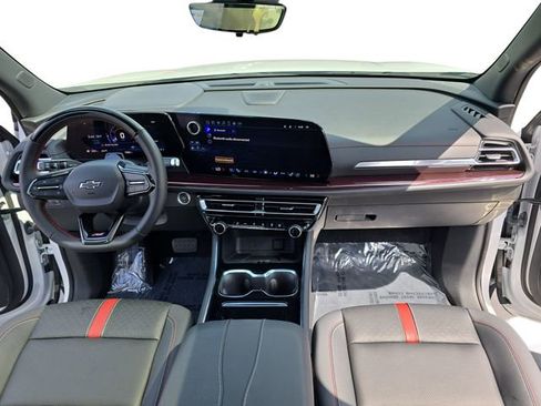 Used 2024 Chevrolet Traverse RS image 10