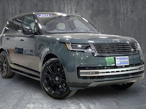 Used 2023 Land Rover Range Rover SE AWD/4WD image 3