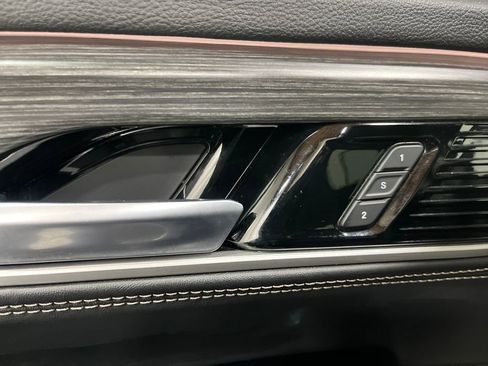 Used 2024 Jeep Wagoneer L Series II w/ Flexible Seating Group image 12