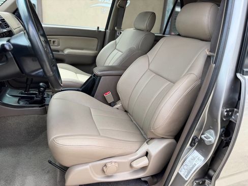 Used 2002 Toyota 4Runner SR5 image 12