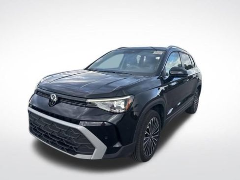 Used 2025 Volkswagen Taos SE FWD image 1