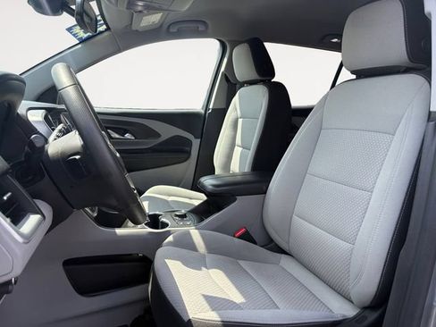 Used 2023 GMC Terrain SLE w/ Driver Convenience Package FWD image 9