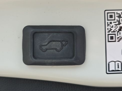 Used 2025 Toyota RAV4 Limited w/ Advanced Technology Package FWD image 13