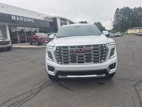 Used 2026 GMC Yukon Denali w/ Denali Reserve Package AWD/4WD image 8