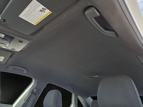 Used 2024 Volkswagen Jetta Sport image 7