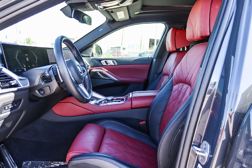 Used 2025 BMW X6 M60i AWD/4WD image 18