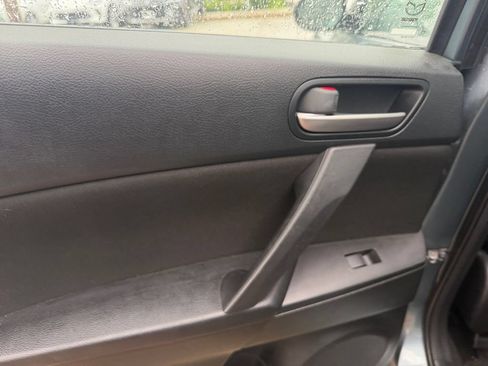 Used 2012 MAZDA MAZDA3 i Touring FWD image 31