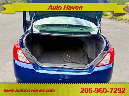 Used 2018 Nissan Versa SV FWD image 8