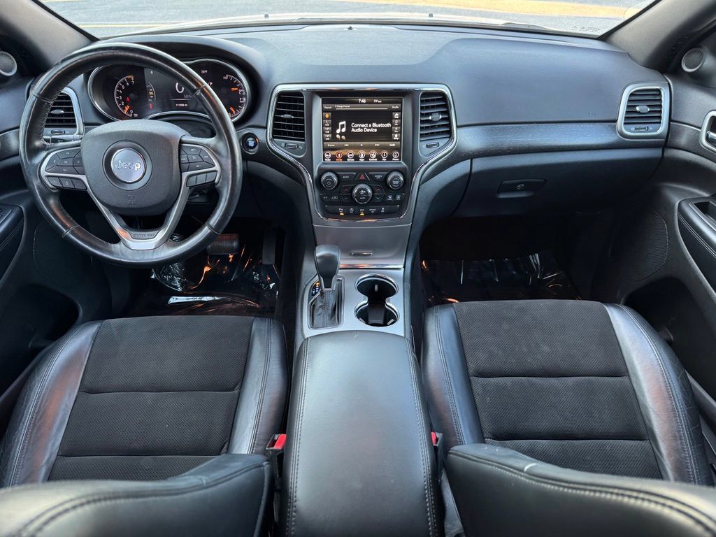 Used 2018 Jeep Grand Cherokee Altitude AWD/4WD image 13