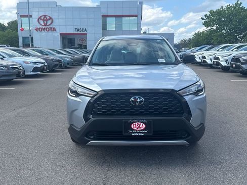 Used 2023 Toyota Corolla Cross L AWD/4WD image 2