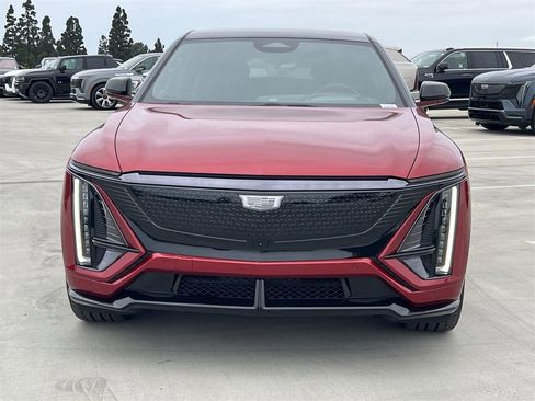 New 2026 Cadillac Lyriq V image 8