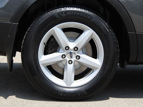 Used 2017 Ford Explorer XLT w/ Equipment Group 201A FWD image 26